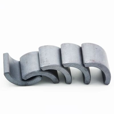 Qualität Kundenspezifische Ferrit-Bogenmagnete FB9B/FB12B, hochtemperaturbeständig bis 250°C, 450mT Brmax usine
