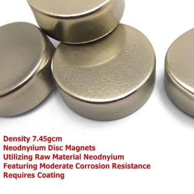 Qualität Neodym-Scheibenmagnete mit einer Dichte von 7,45 gcm unter Verwendung des Rohstoffs Neodym mit mäßiger Korrosionsbeständigkeit und erfordern eine Beschichtung usine